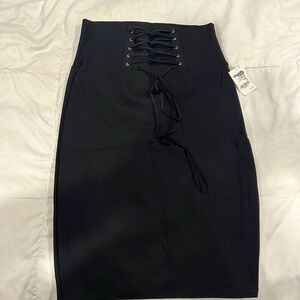 MIDi fitted tie front skirt